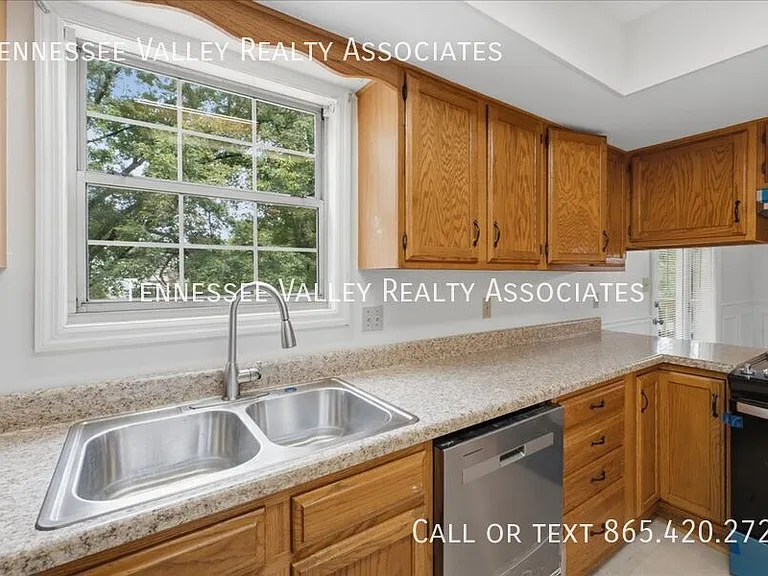 1277 Halifax Rd — Photo 13