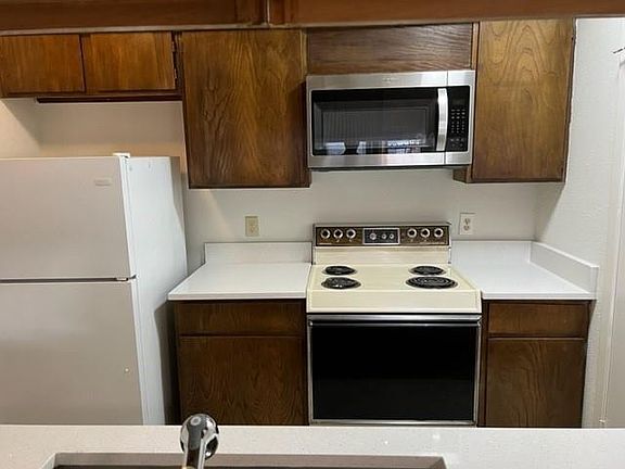 3rd image of 12480 Abrams Rd #1-204
