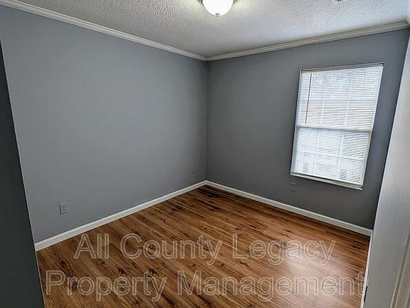 5th image of 4677 Lois Dr