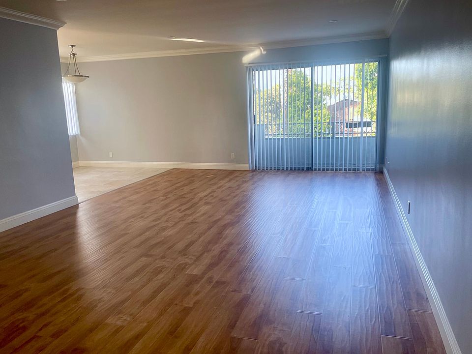 Living Room viewed from Entrance