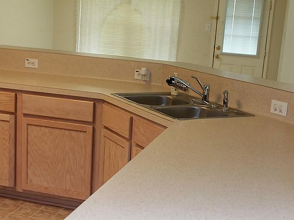   Nice and clean counter tops