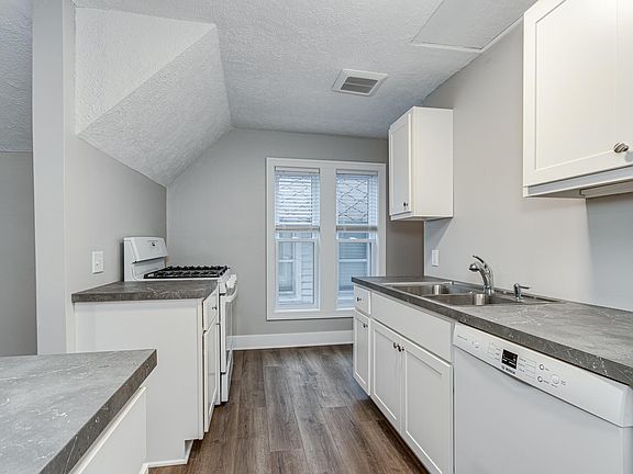 3rd image of 916 Jennette Ave NW #2