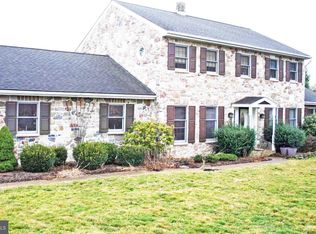 10 Wildflower Ln, Lancaster, PA