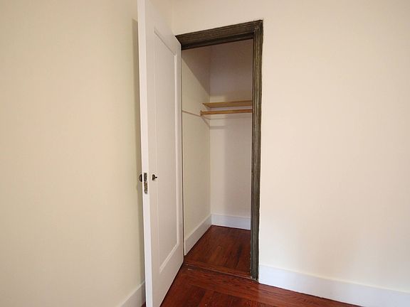 4th image of 11 Waverly Pl #6J