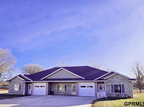 300 Castor St #304, Diller, NE 68342