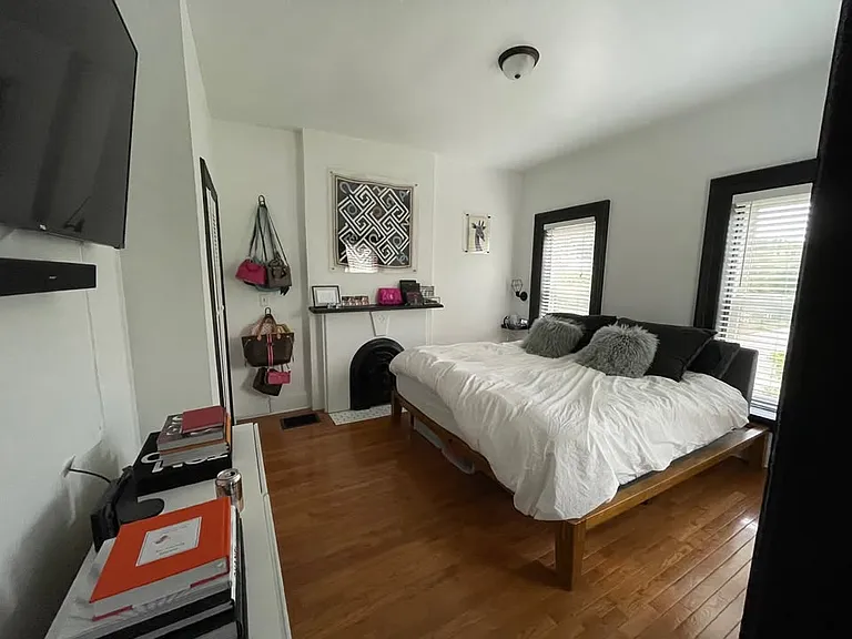 68 E Hubbard Ave #1 — Photo 4