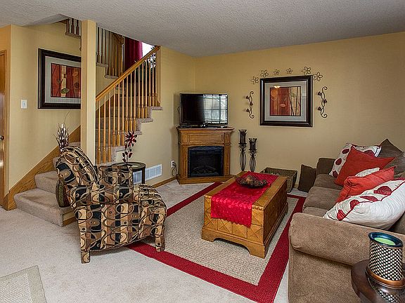 Front living/sitting room