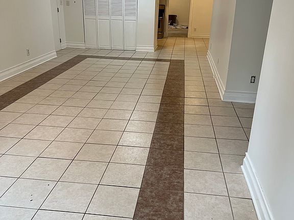 4th image of 2609 Fremont Ave S APT 14