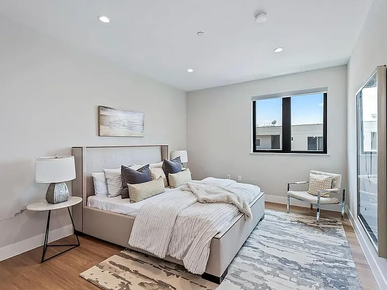 1906 Overland Ave #203 — Photo 11
