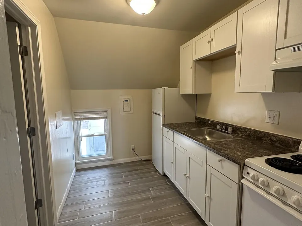 9 Ballard St #2