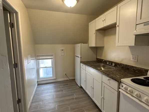 9 Ballard St APT 2, Ypsilanti, MI 48197