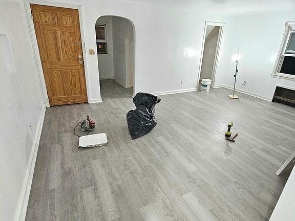 4th image of 594 Irvington Ave