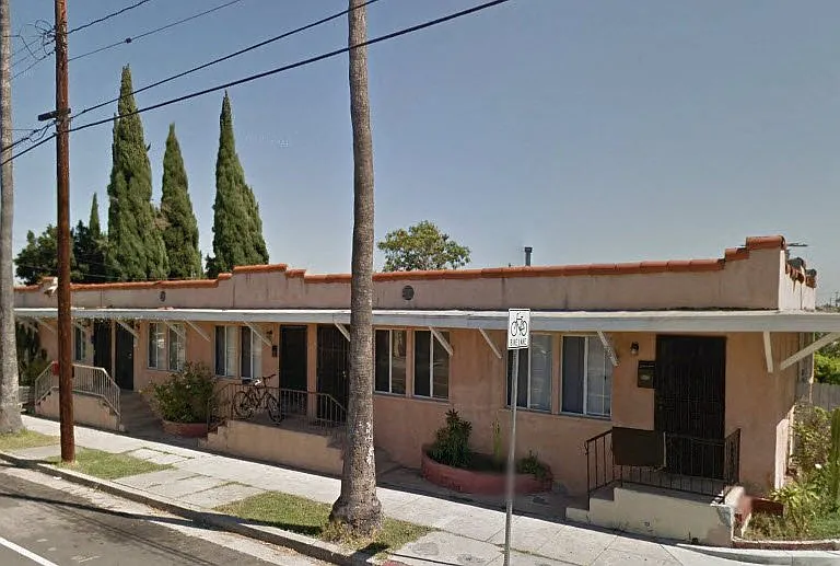 202 N Cabrillo Ave — Photo 1