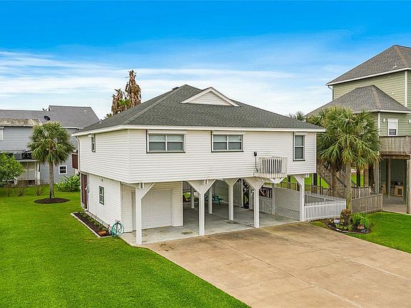 2nd image of 13905 Pirates Beach Blvd