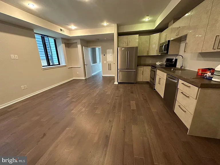 938 New Market St #103 — Photo 2