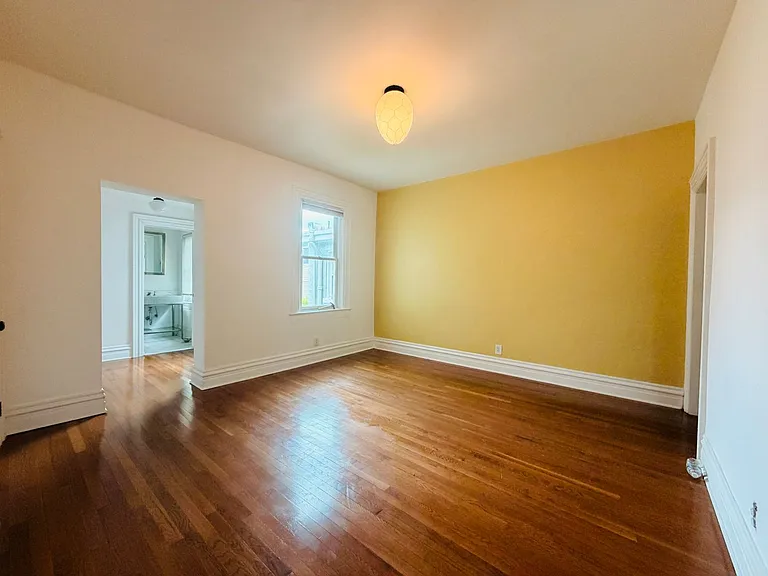 2525 Jane St — Photo 12