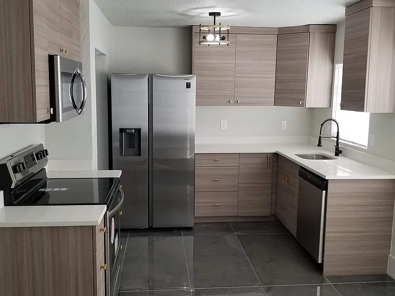 6527 S Jefferson St — Photo 5