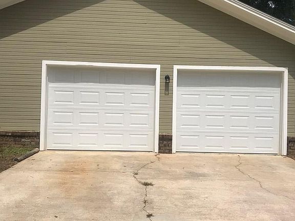 3rd image of 2300 S Sherwood Dr