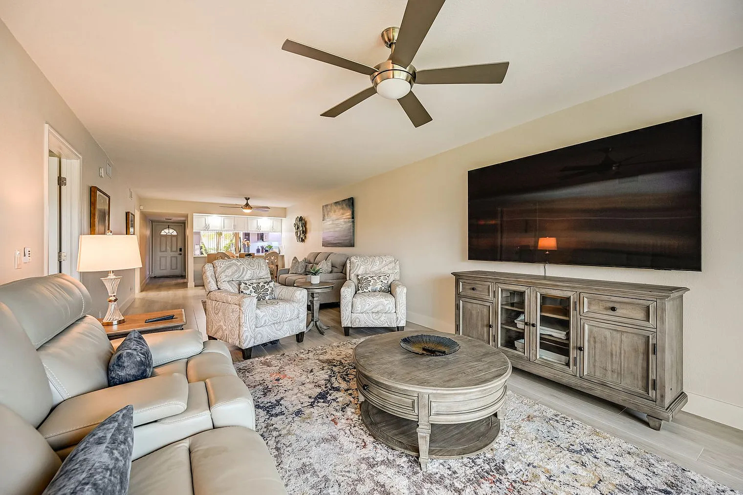 2 bed, 2.0 bath, 1270 sqft, $3,128 — Photo 4