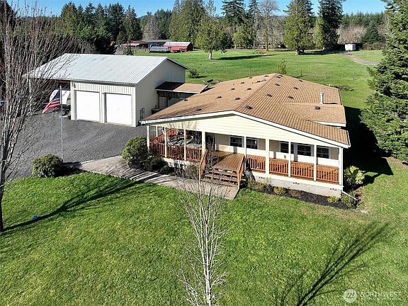 2nd image of 119 Becker DR
