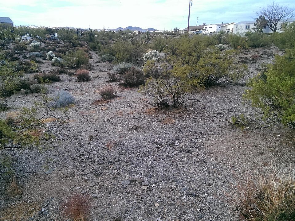 2nd image of 560 E Stanton Dr
