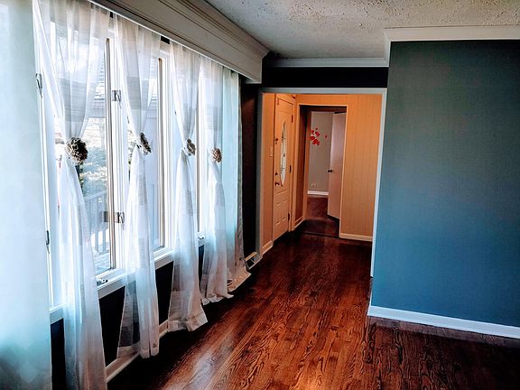 3rd image of 10216 Charles Ave