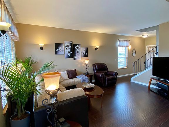 4th image of 2776 Foxwood Dr