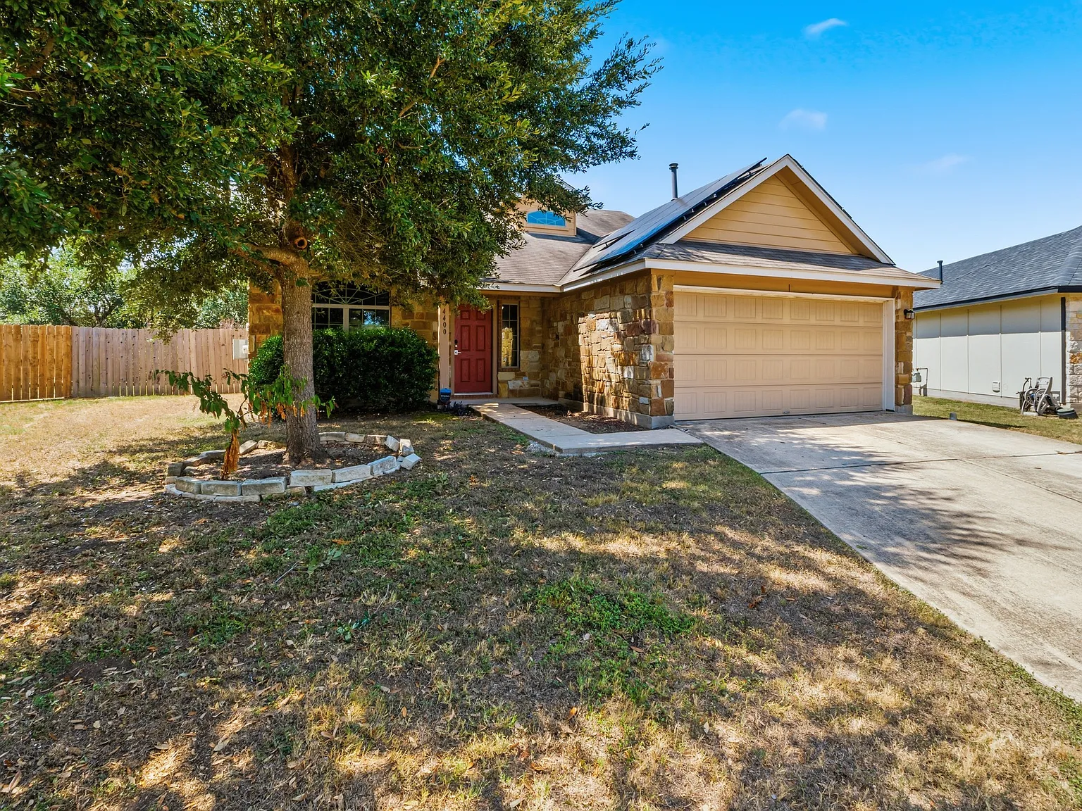3 bed, 2.5 bath, 1650 sqft, $2,095 — Photo 2
