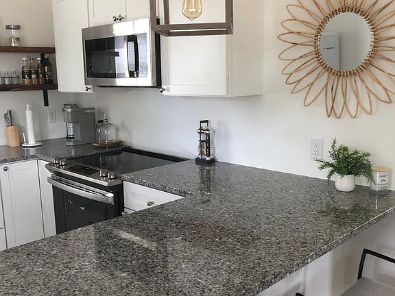 4th image of 18 Lincoln St