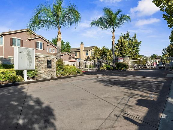4th image of 39915 Millbrook Way Unit C