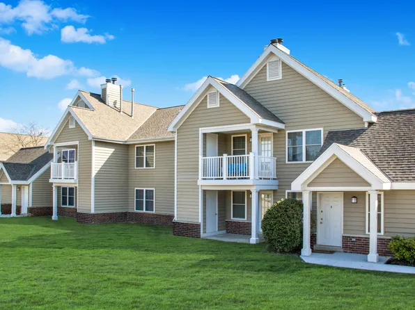 Manchester Oaks, 6801 Parkedge Cir #30-6665P, Franklin, WI 53132