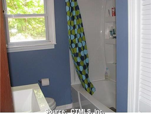 3rd image of 15 Green Valley Dr