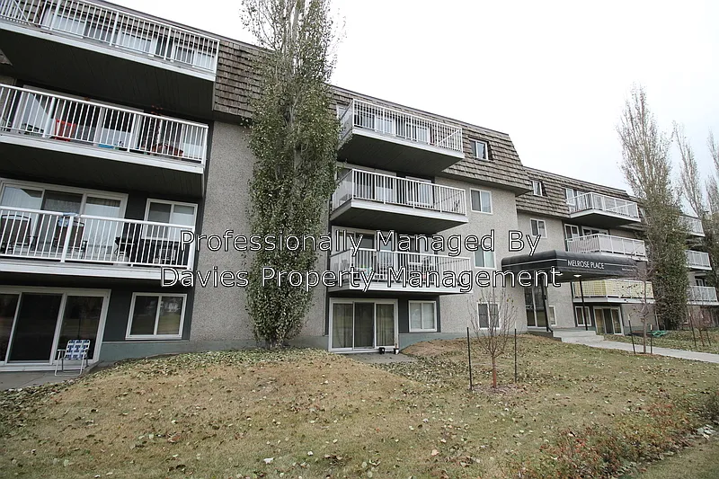 Strathcona — Photo 1
