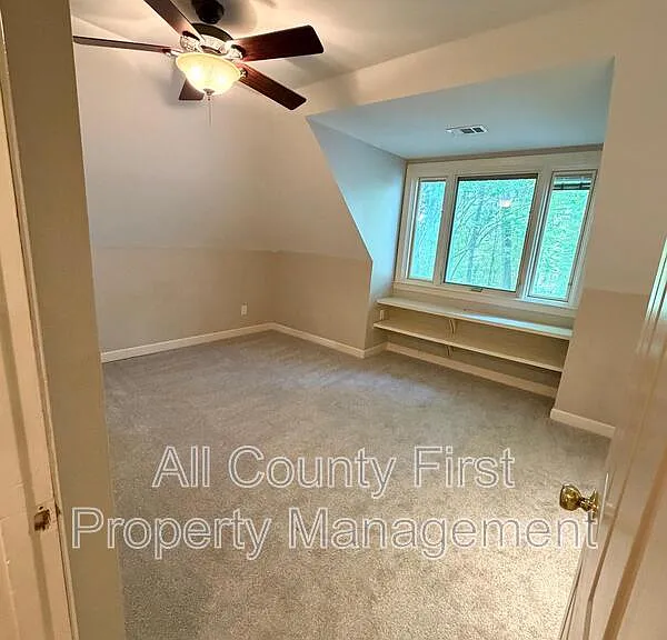 2438 Kings Arms Dr NE — Photo 16