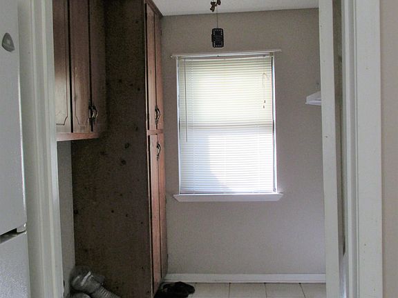 5th image of 2313 Westgate Pkwy