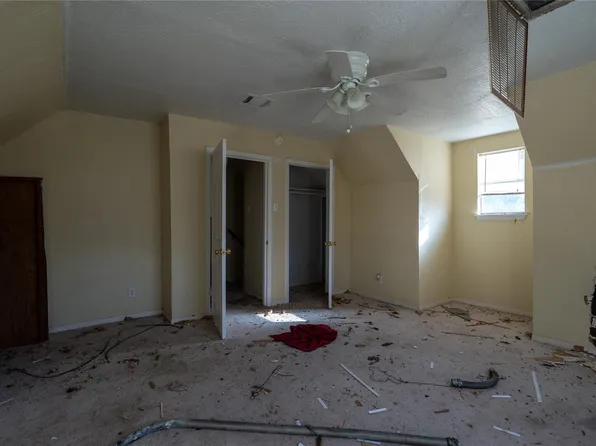 9006 Blueberry St, Houston, TX 77049