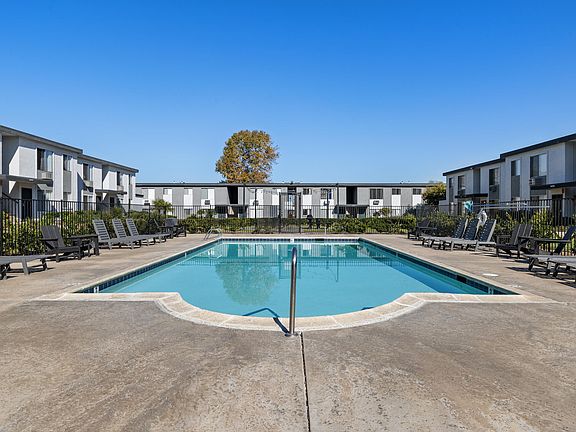 2nd image of 466 W Washington Ave #49