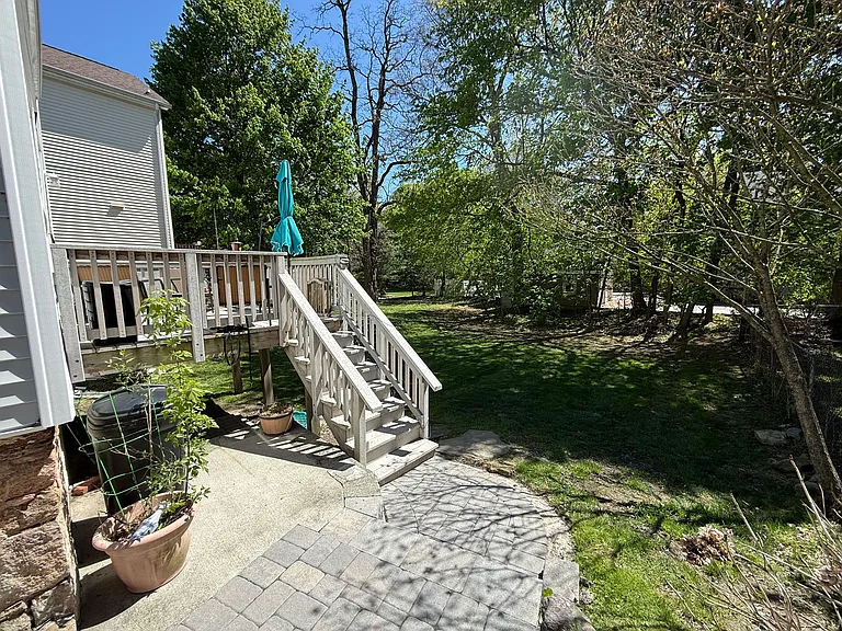 20 Maple Ave — Photo 6