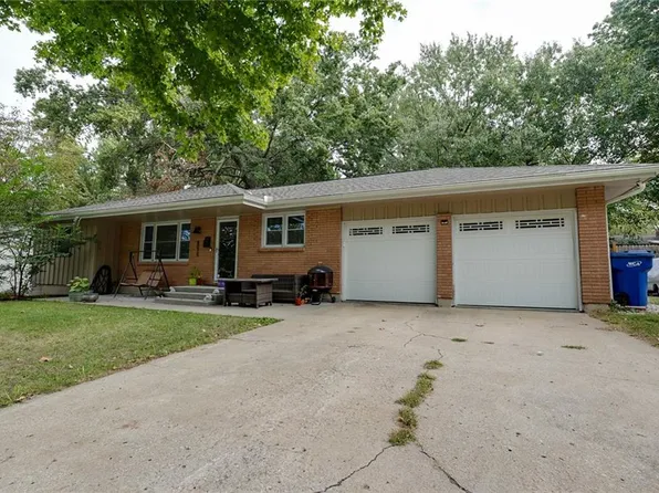 8015 Hardy Ave, Raytown, MO 64138