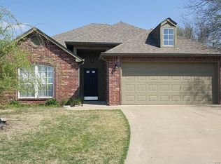 9809 E 108th Ct N, Owasso, OK 74055