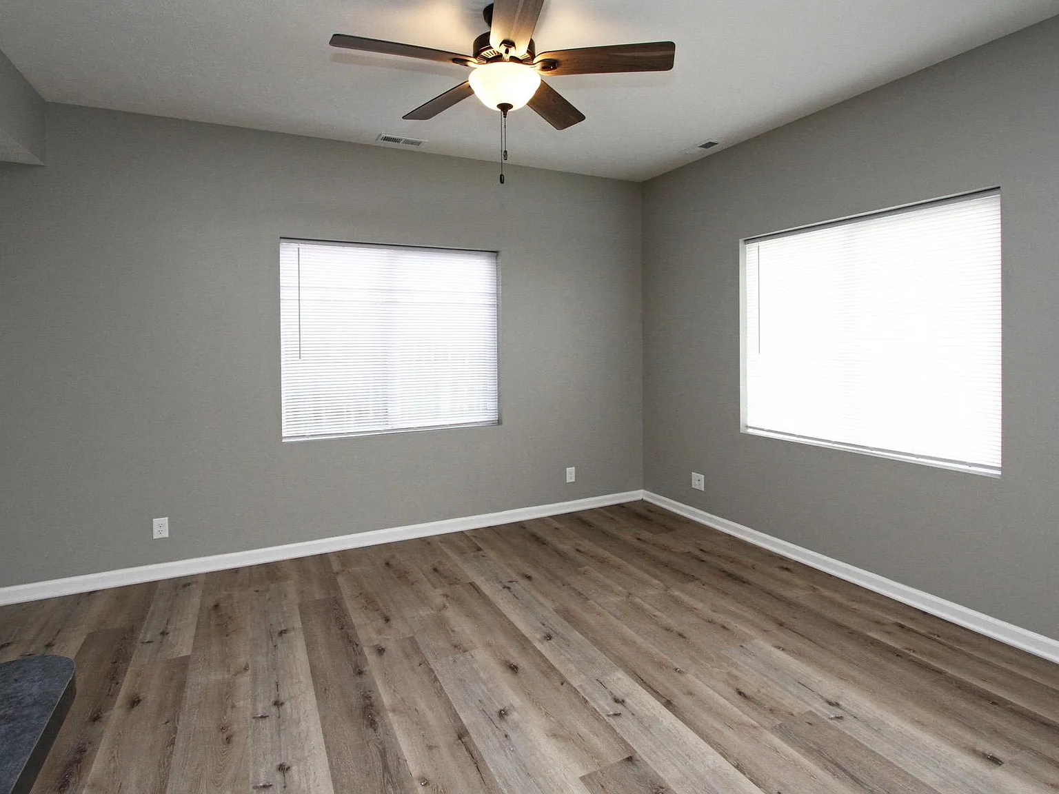 1636 W B St — Photo 3