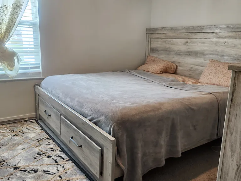 225 Sterndale Dr — Photo 14