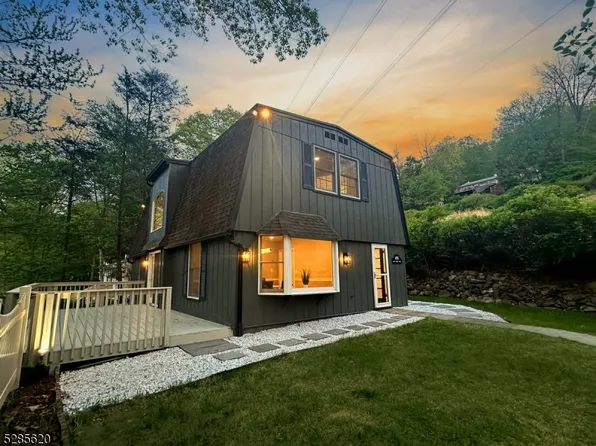 495 E Shore Trl, Byram Twp., NJ 07871