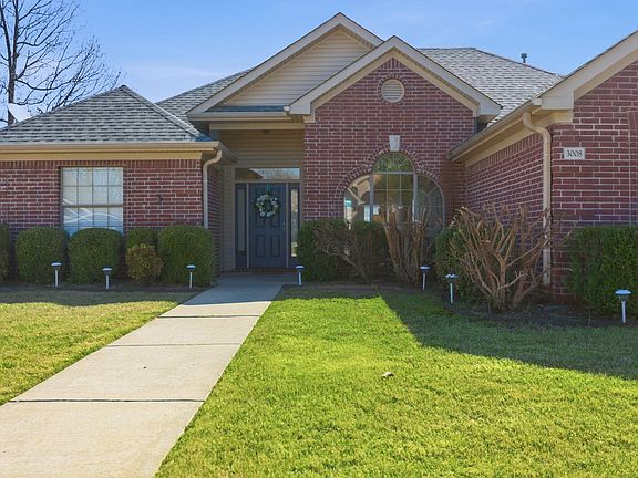 2nd image of 3008 Brenda Dr