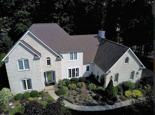 33000 Maplewood Cir, Avon Lake, OH 44012