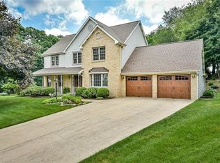 112 Stonefield Dr, Cranberry Township, PA 16066