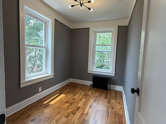 5th image of 713 Arlington Ave #4A