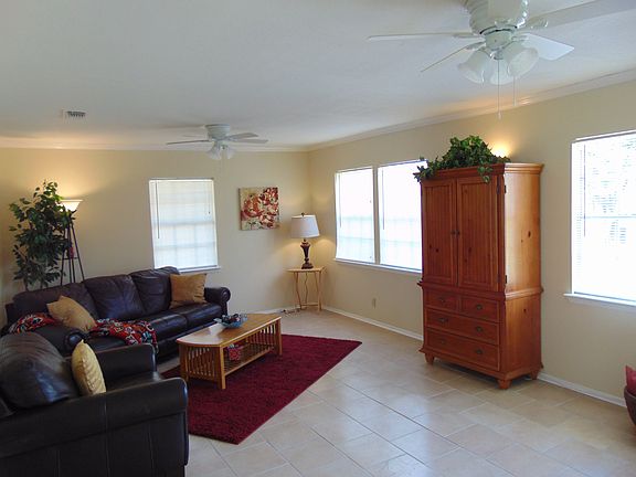 5th image of 4407 Hampstead St