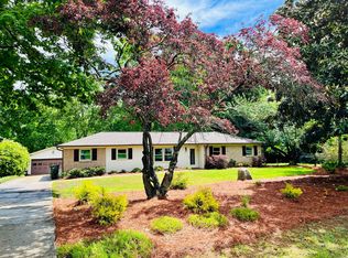 5003 Shoreline Dr, Greensboro, NC 27410