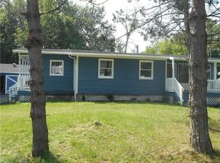 91 Riverside Dr, Rochester, NY 14623